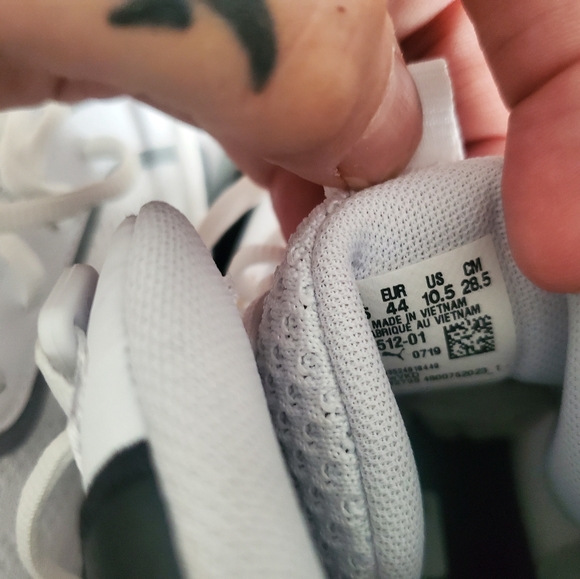 Puma Legacy basketball sneaks! - Picture 6 of 7